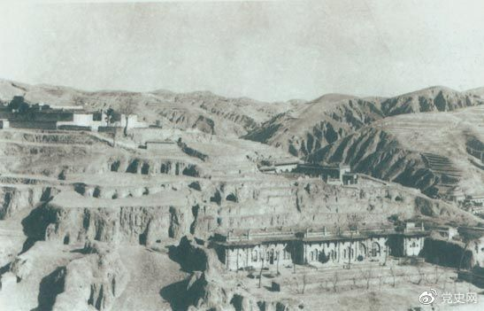 1947年12月25日至28日，中共中央在陜北米脂楊家溝召開擴(kuò)大會(huì)議（十二月會(huì)議）。圖為會(huì)議會(huì)址。